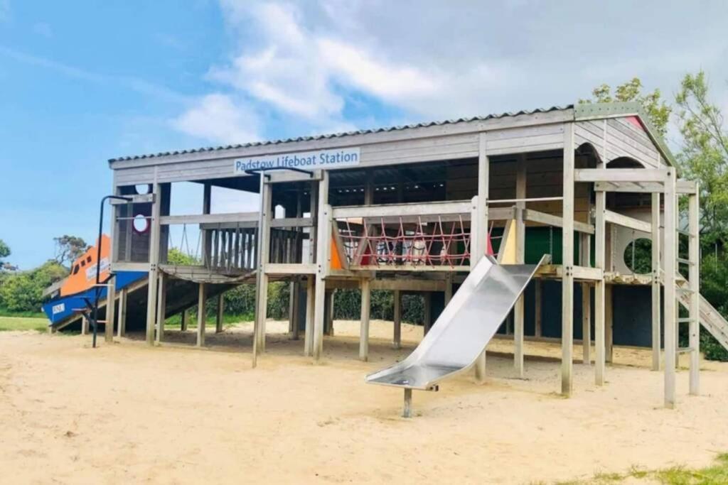 Holiday home Lowena - *