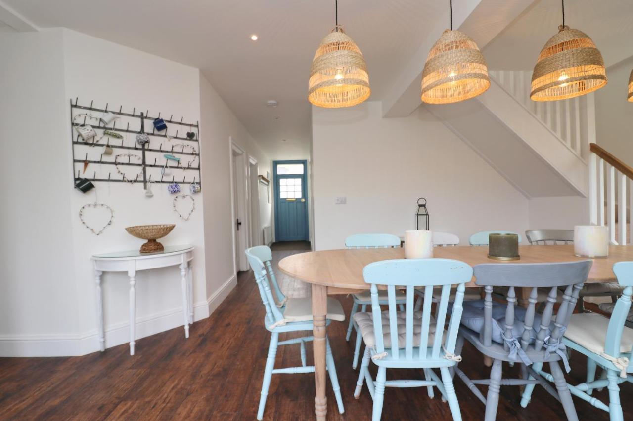 Spacious & Modern House, 100m To * Padstow