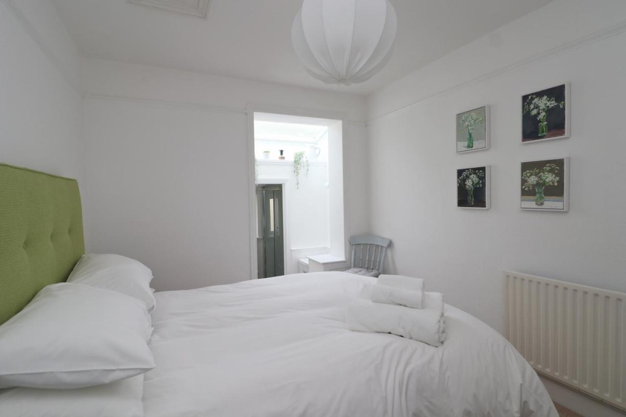 Holiday home Spacious & Modern House, 100m To *
