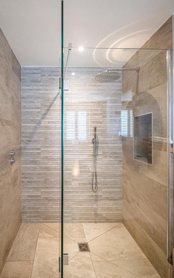 Escapes - The Long Luxury * Padstow