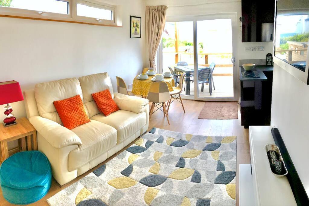 Trevone Bay Seaside For 4 - Close To And Padstow