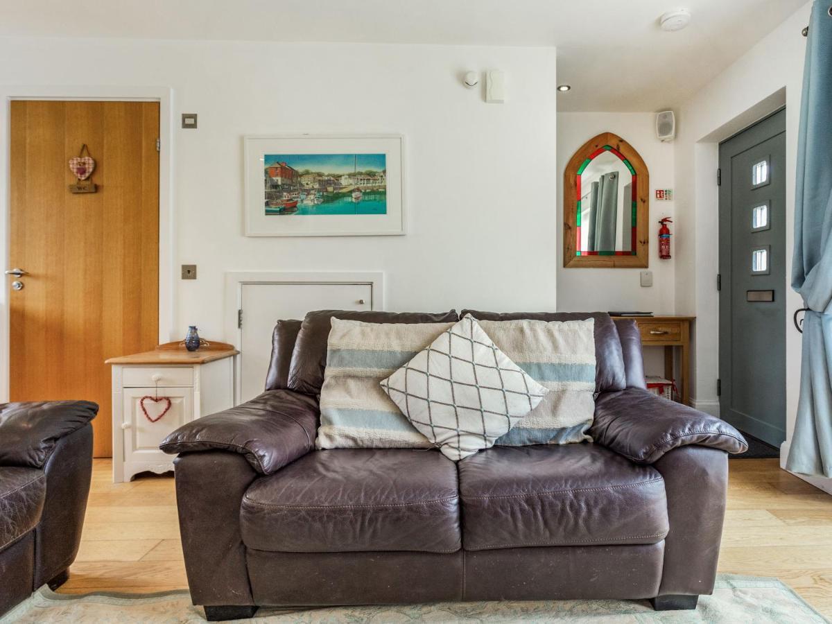 Constantine Bay Apartment