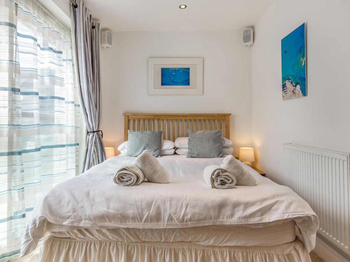Constantine Bay Apartment