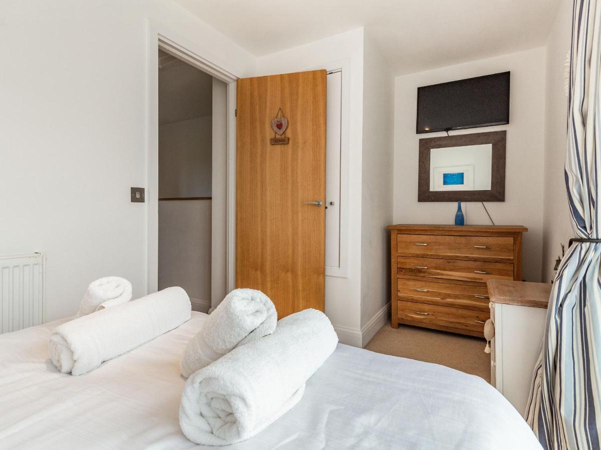 Constantine Bay Apartment *