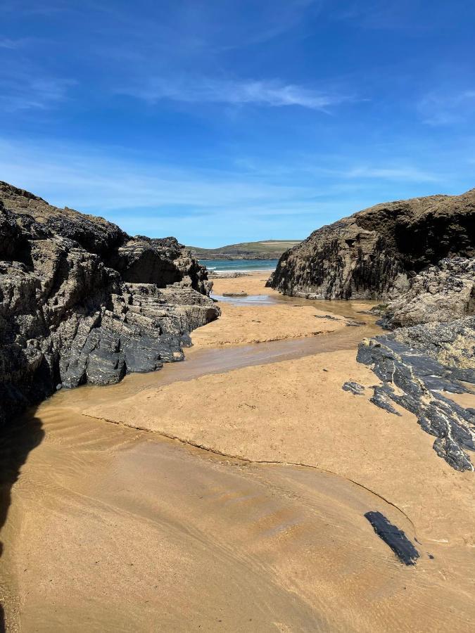 Stones Throw * Padstow