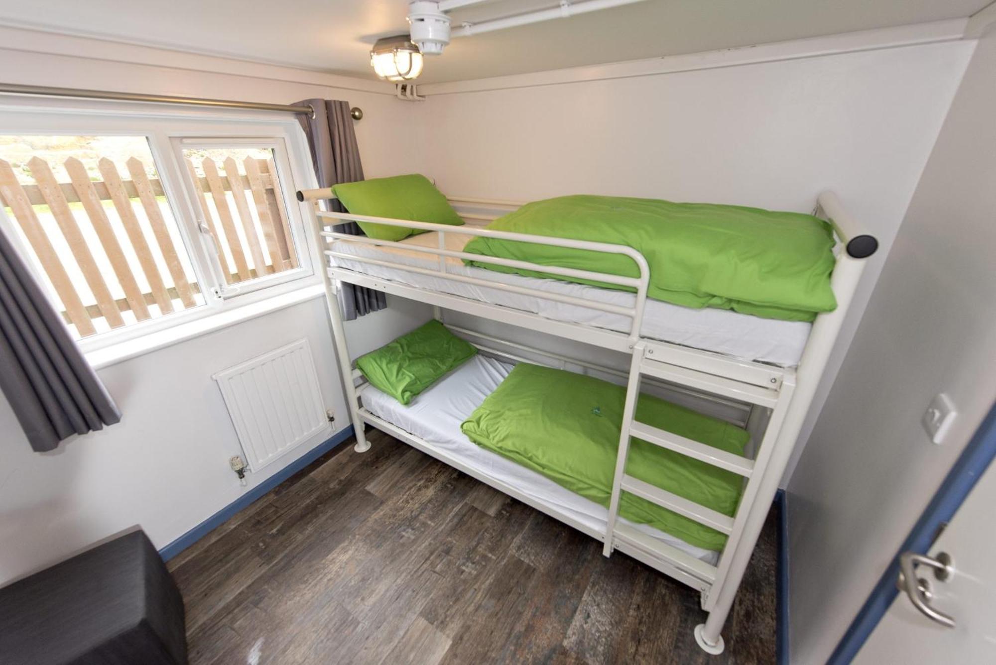 Yha Treyarnon Bay Hostel *
