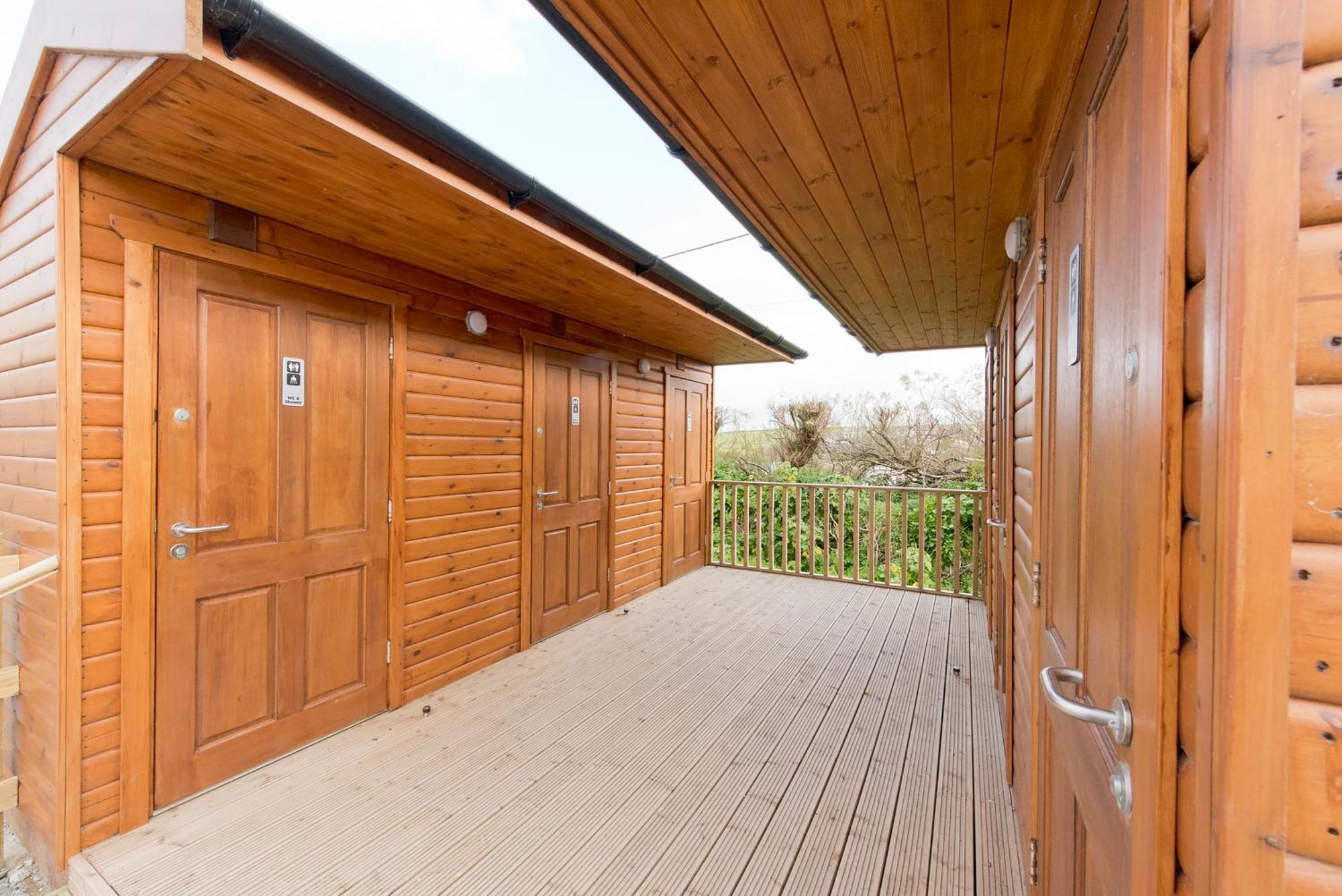 Yha Treyarnon Bay *