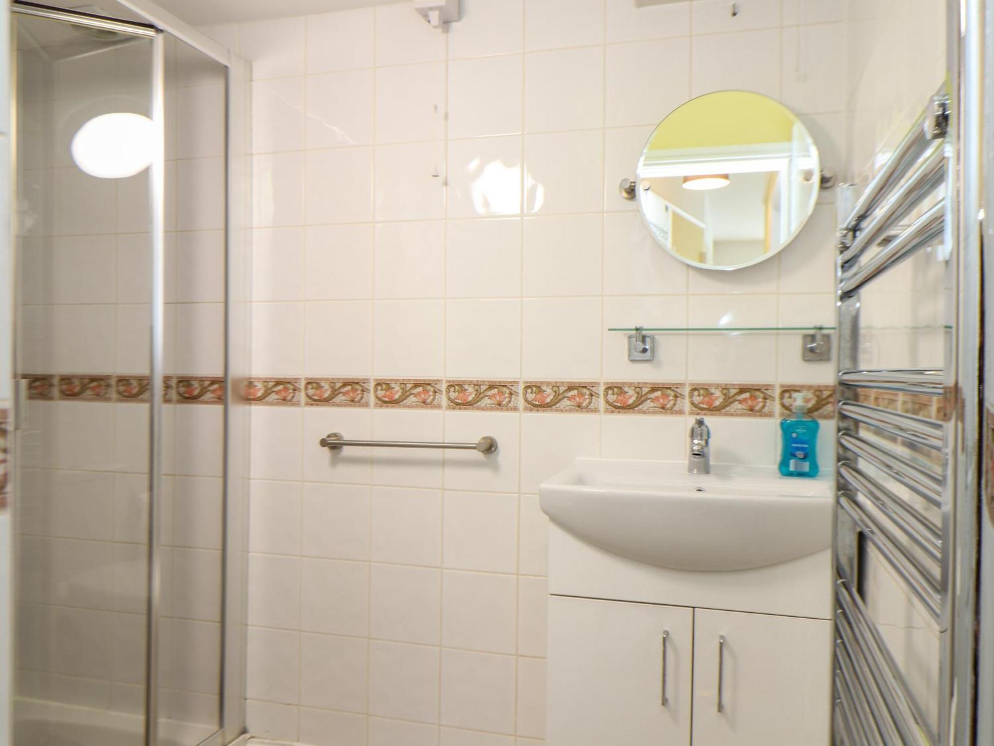 Flat 1 Niles Place *