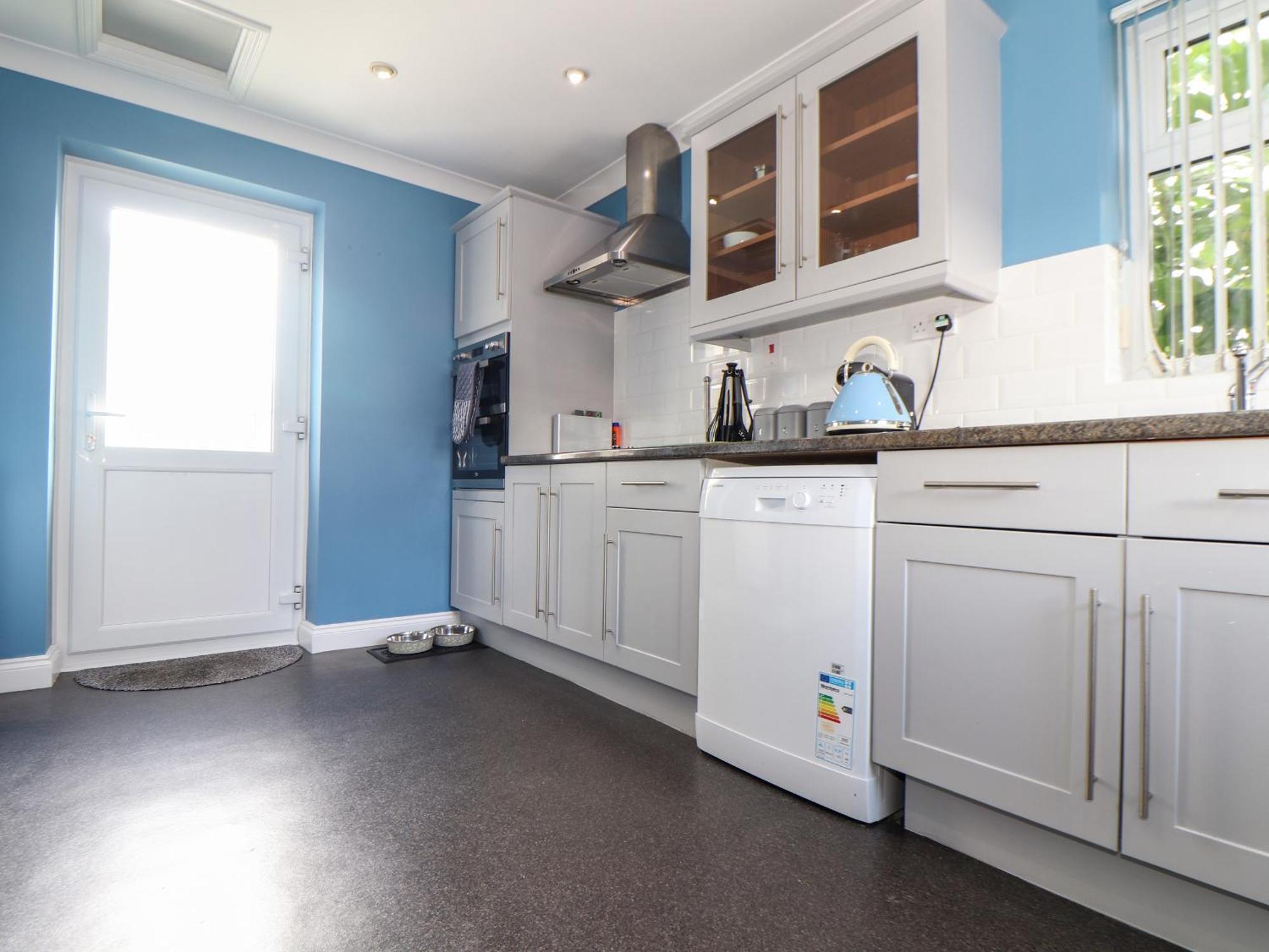 Flat 1 Niles Place *