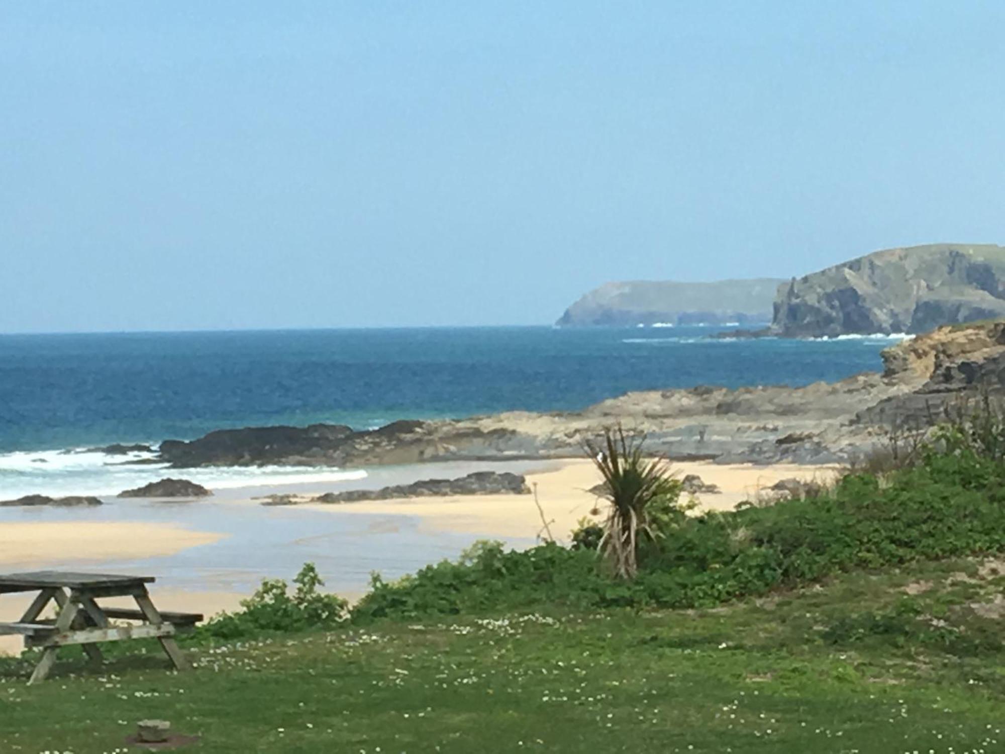 Headlands- Stylish Oceanfront On Harlyn Bay * Padstow