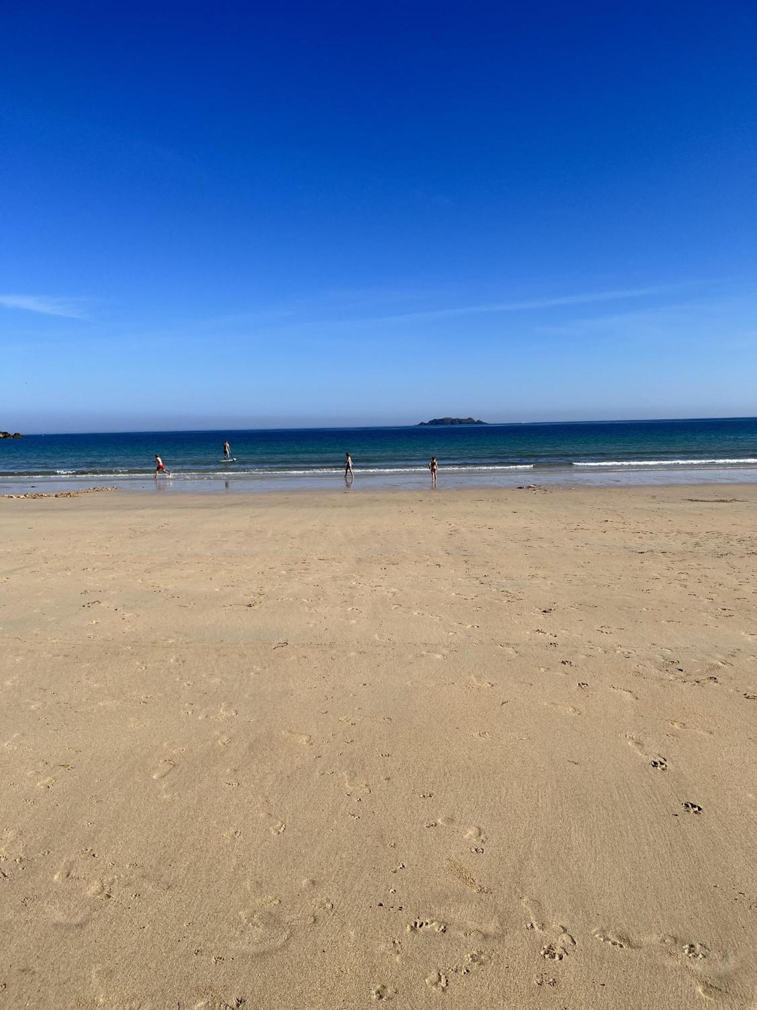 Headlands- Stylish Oceanfront On Harlyn Bay Holiday home Padstow