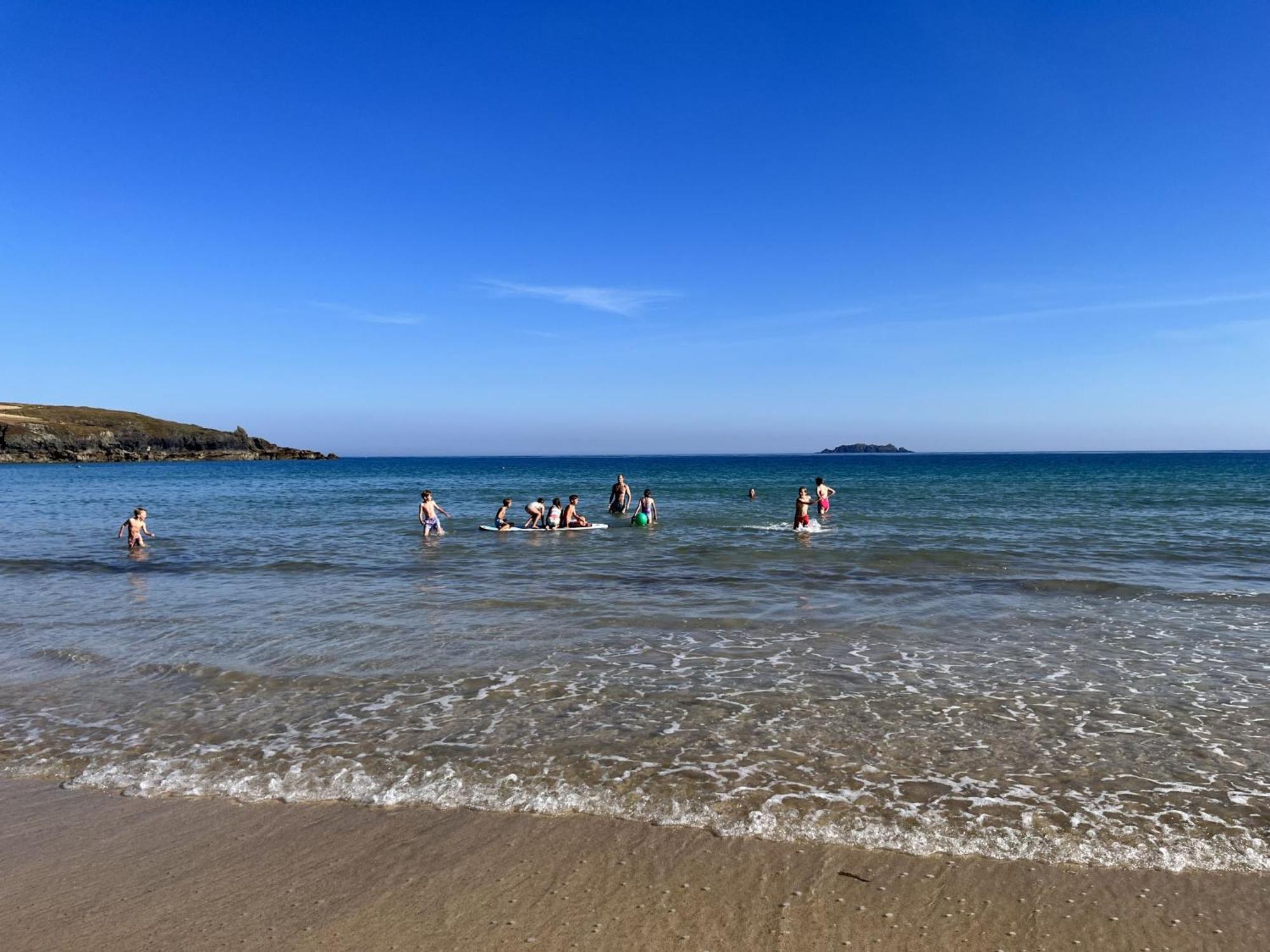 Holiday home Headlands- Stylish Oceanfront On Harlyn Bay *