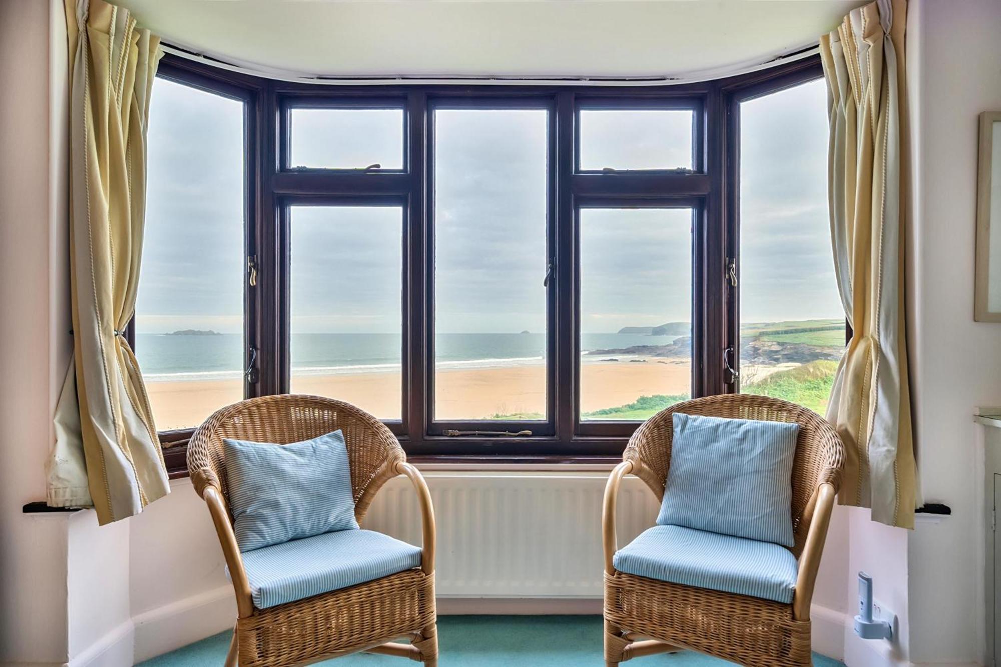 Headlands- Stylish Oceanfront On Harlyn Bay *
