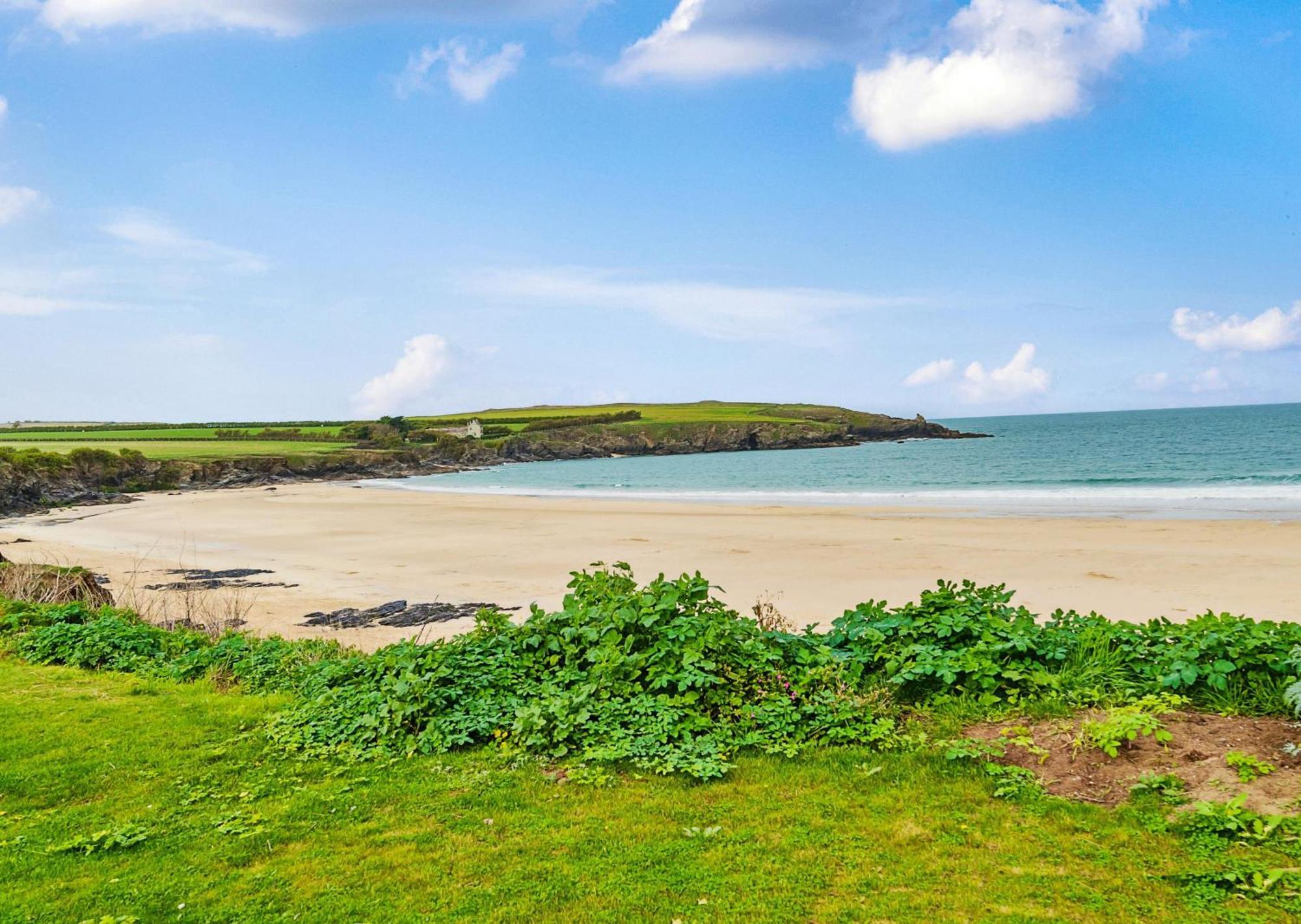 Headlands- Stylish Oceanfront On Harlyn Bay * Padstow