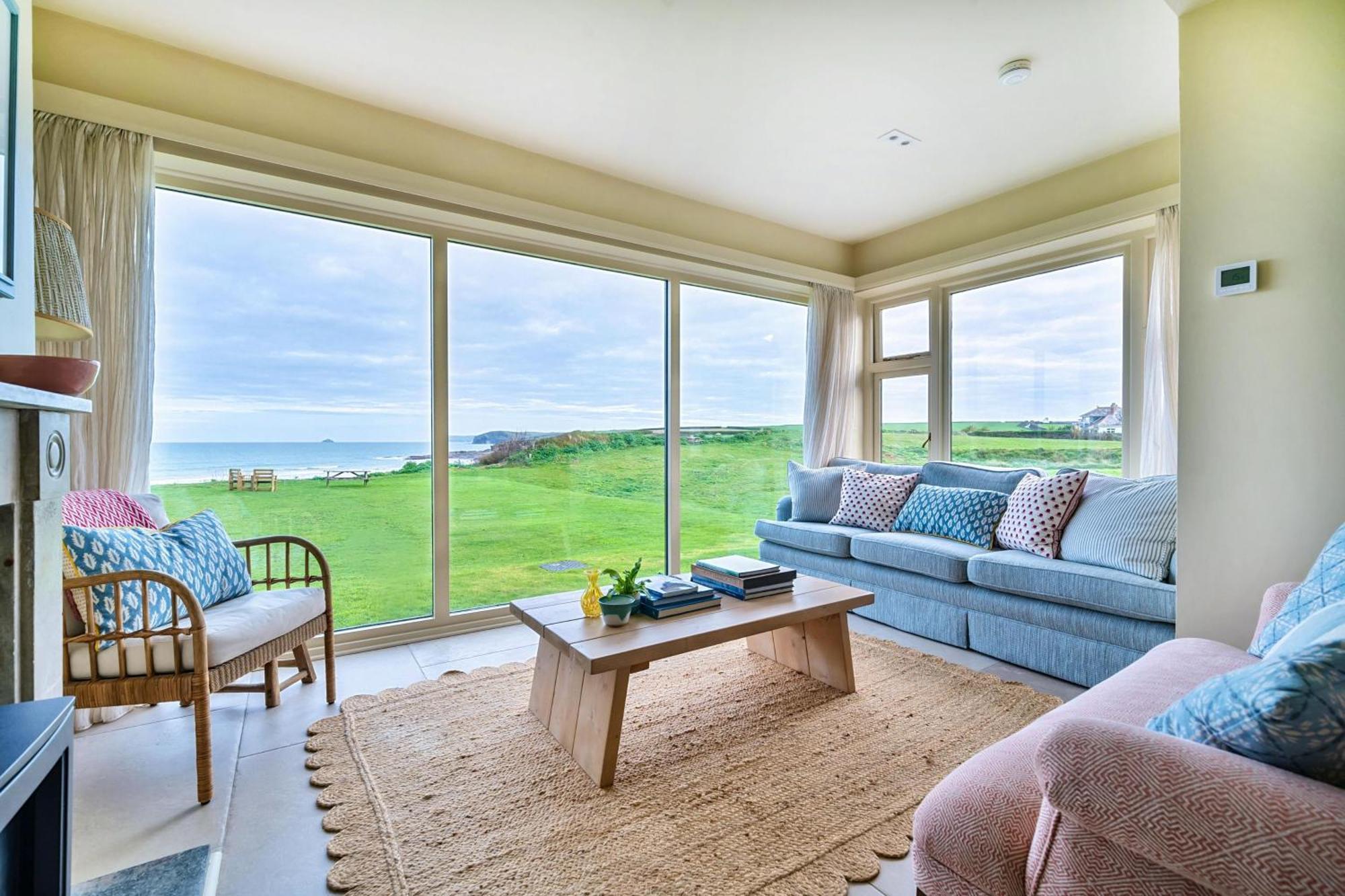 Headlands- Stylish Oceanfront On Harlyn Bay * Padstow