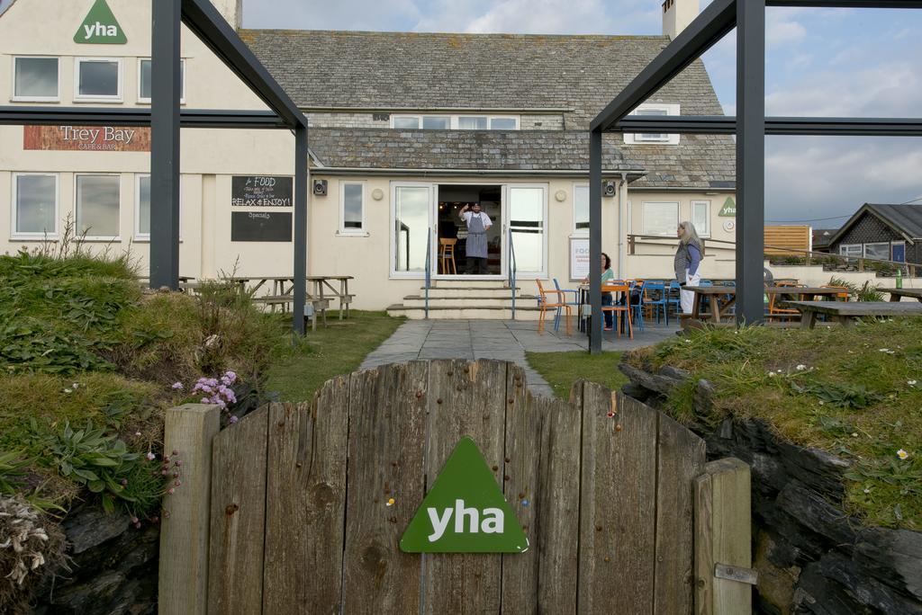 Yha Treyarnon Bay *