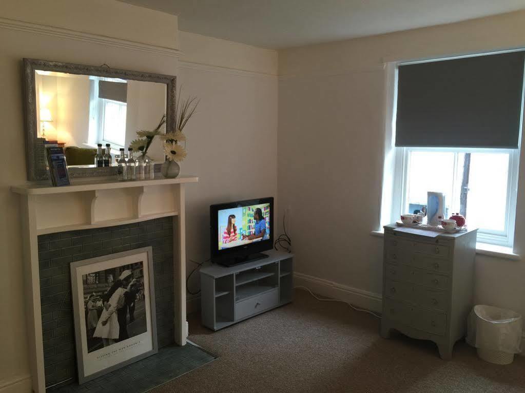 The London 3*