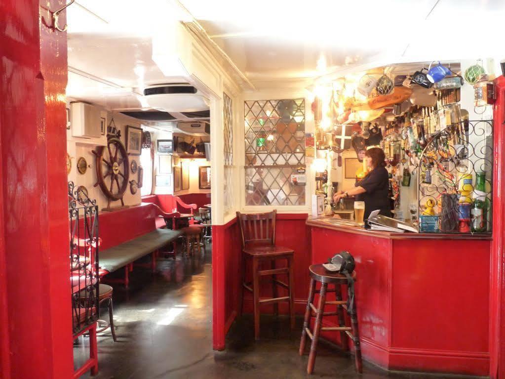 The London 3*