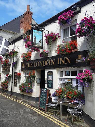 The London 3*