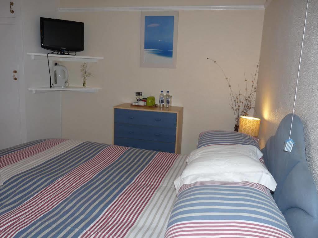 The London 3*
