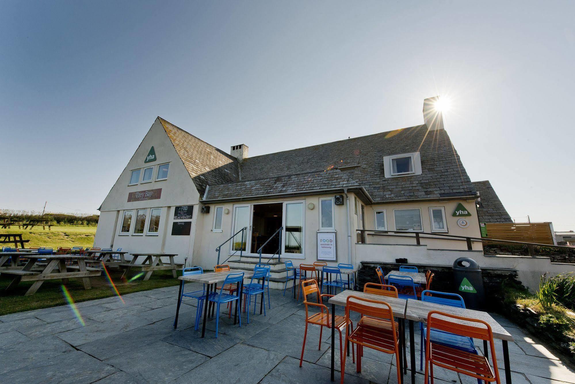 Yha Treyarnon Bay *
