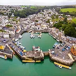 Edge Of Padstow, 2 Bedroom Luxury Lodge