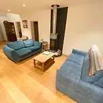 Woodlands Close