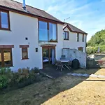 Peaceful, Rural Cottage On The Outskirts Of Padstow