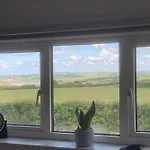 Sail Loft - Large Double Room, Bathroom And Lounge 2 Miles From Padstow