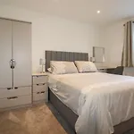 6A The Mews