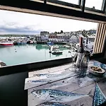 Padstow Escapes - Pajar Luxury Penthouse Apartment