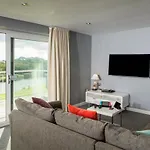Pointbreak Sleeps 12 With Hot Tub-Great Celebration House-Dog Friendly