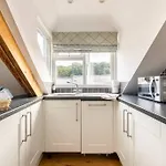 Duke House - Top Floor Apartment - 1 Bedroom Apartment With Hot Tub