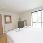 Stylish Townhouse In Padstow