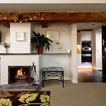 Old Round House With Hot Tub