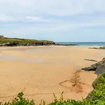Hawker\'S Cove