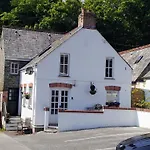 Inglenook Cottage With Parking