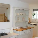 Inglenook Cottage With Parking