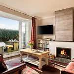 Badgers Way - With Hot Tub