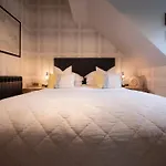 Padstow Escapes - Teyr Luxury Penthouse Apartment