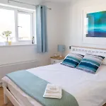 Trethvor House Ensuite Double Room With Free Parking In Quiet Residential Area