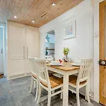 Sunbeam Cottage