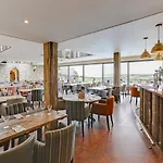 The Pickwick Inn & Oliver\'S Restaurant