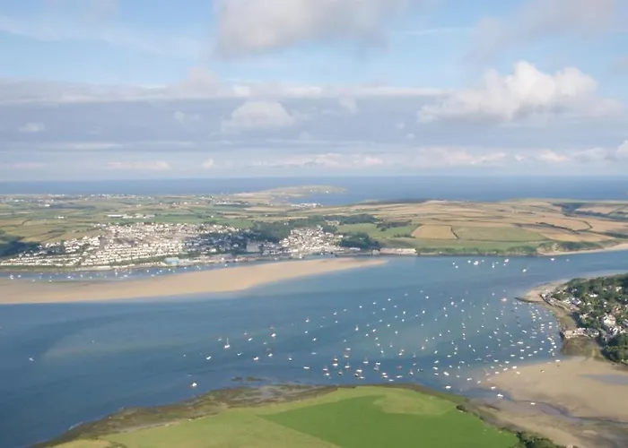 Edge Of Padstow, 2 Bedroom Luxury Lodge