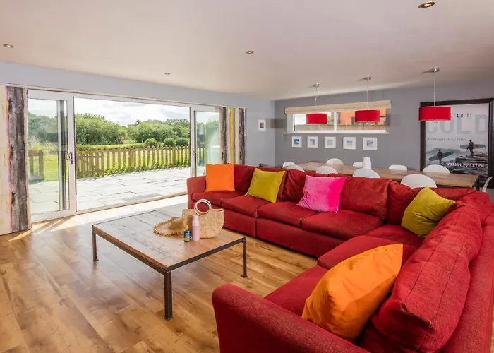 Pointbreak Sleeps 12 With Hot Tub-Great Celebration House-Dog Friendly