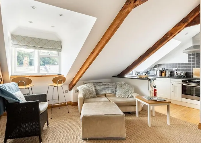 Duke House - Top Floor Apartment - 1 Bedroom Apartment With Hot Tub
