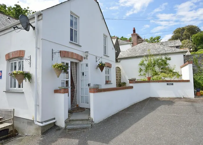 Inglenook Cottage With Parking