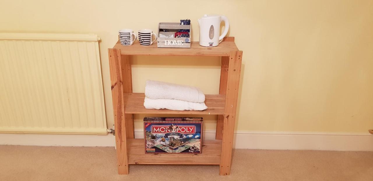 Padstow, Sleeps 5, You'll Be The Only Guests, Huge Rooms! Bed & Breakfast Padstow
