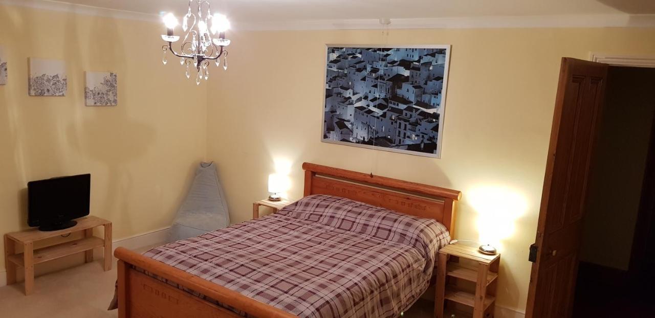 Padstow, Sleeps 5, You'll Be The Only Guests, Huge Rooms! Acomodação com café da manhã  *