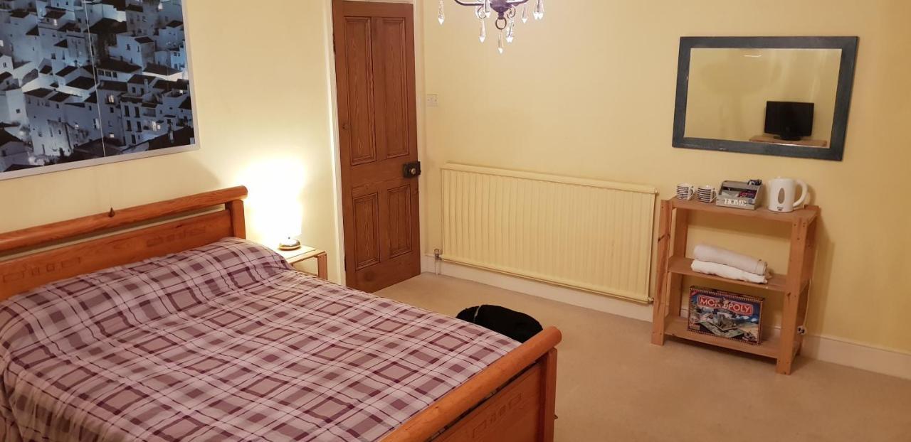 Acomodação com café da manhã  Padstow, Sleeps 5, You'll Be The Only Guests, Huge Rooms! *